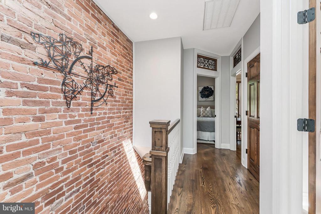 21 15TH STREET SE