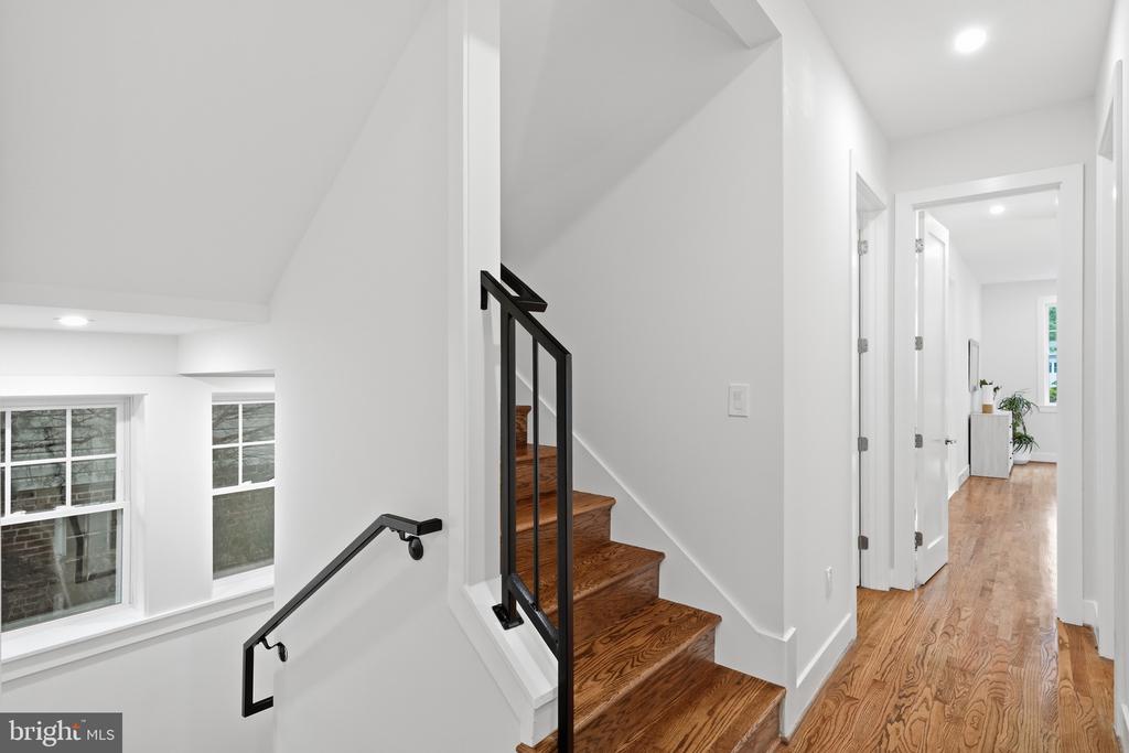 4720 ELLICOTT STREET NW