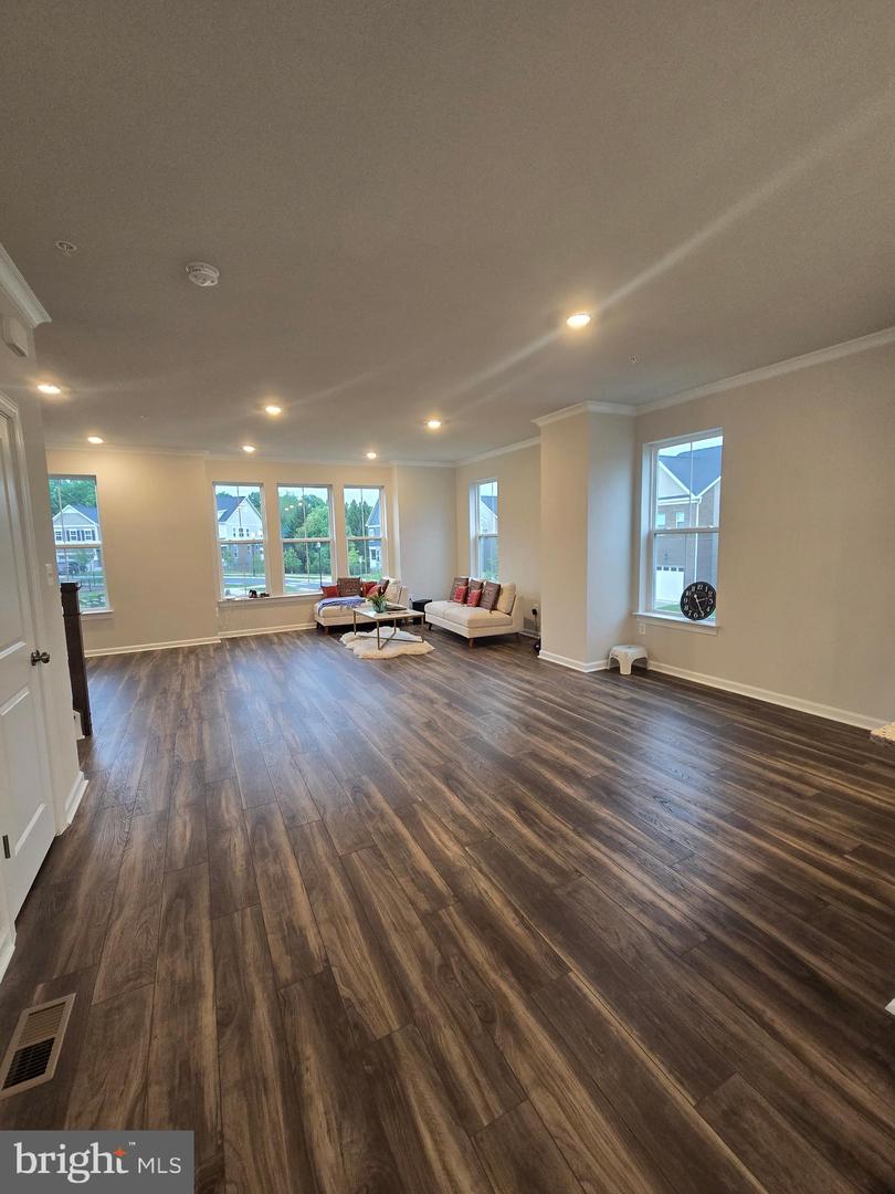 66 GARDEN MEADOW PL