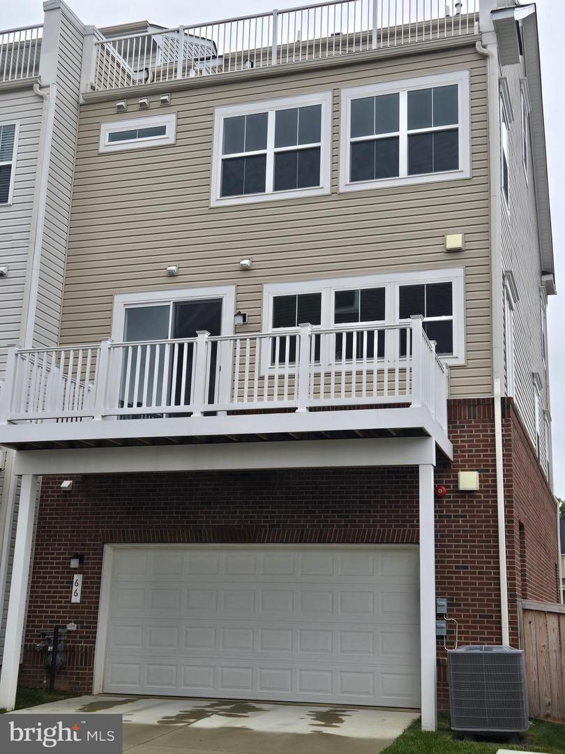 66 GARDEN MEADOW PL