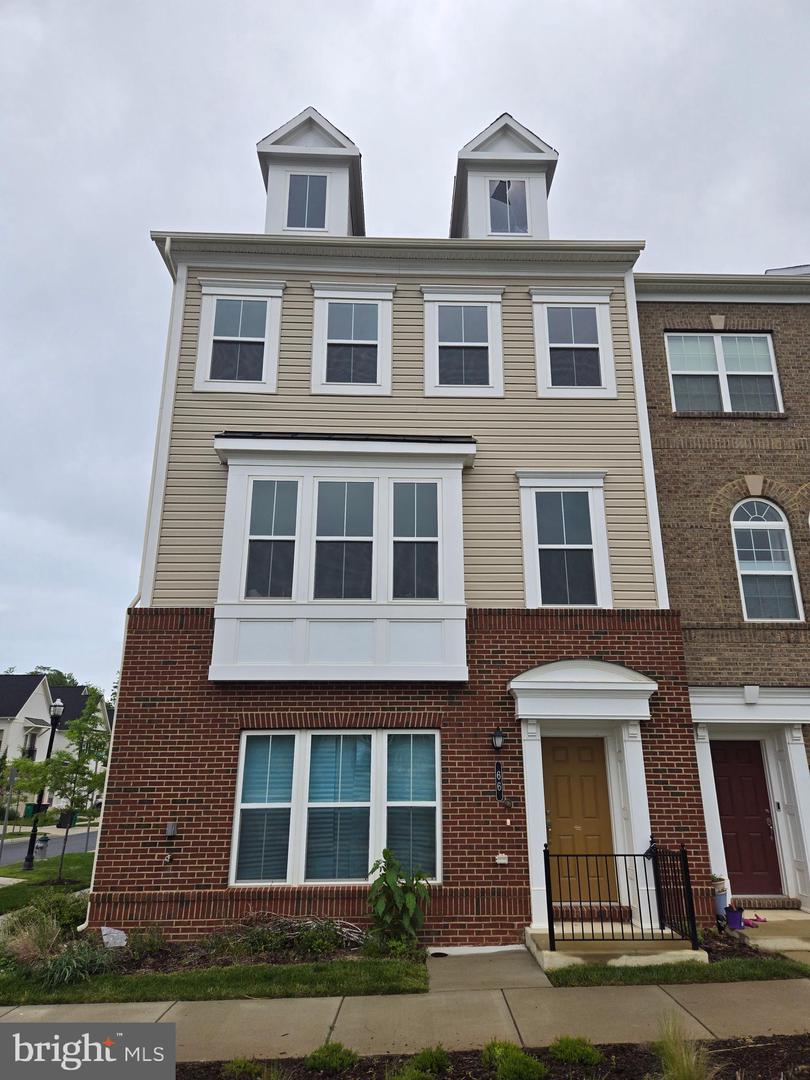 66 GARDEN MEADOW PL