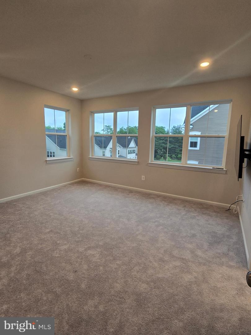 66 GARDEN MEADOW PL