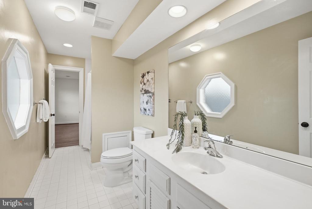 10708 STAPLEFORD HALL DRIVE