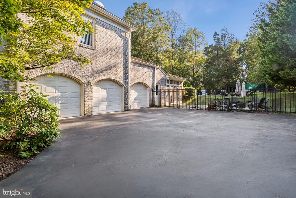 10708 STAPLEFORD HALL DRIVE