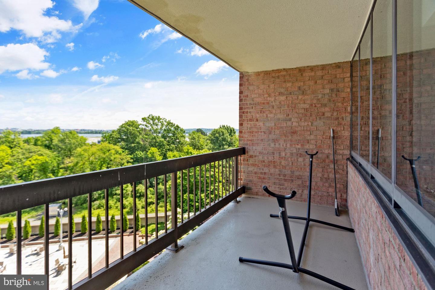 1805 Crystal DRIVE Unit: 710S