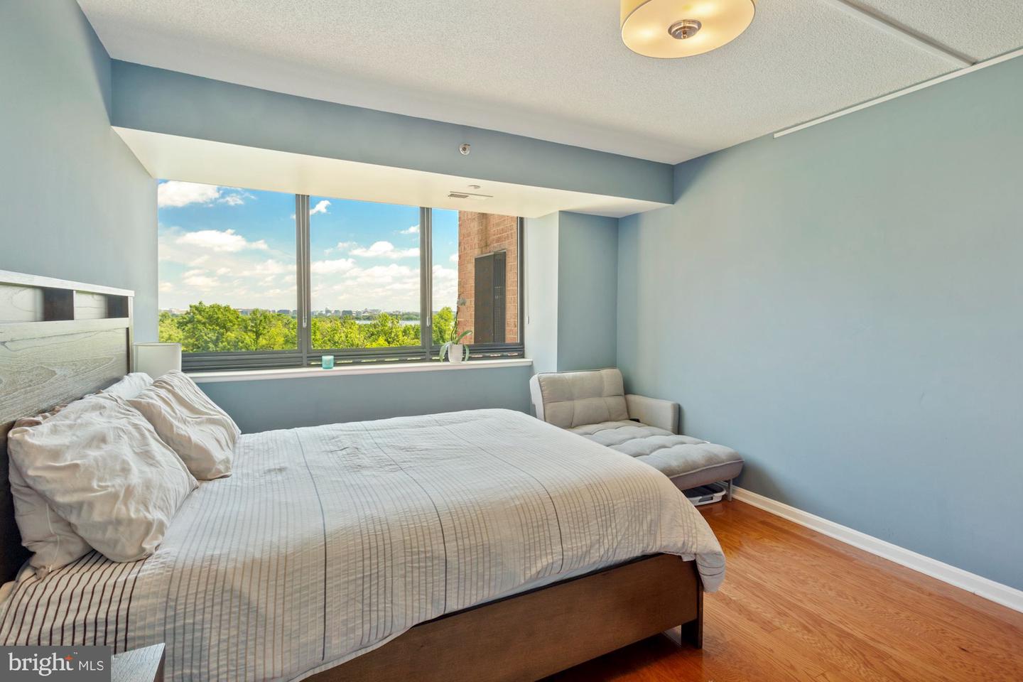 1805 Crystal DRIVE Unit: 710S