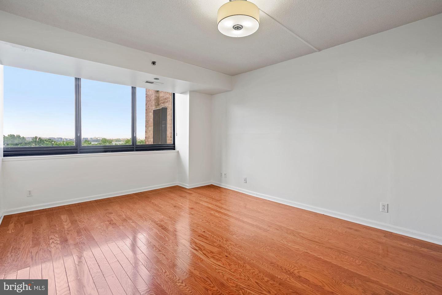 1805 Crystal DRIVE Unit: 710S
