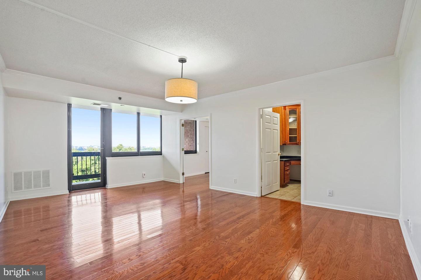 1805 Crystal DRIVE Unit: 710S
