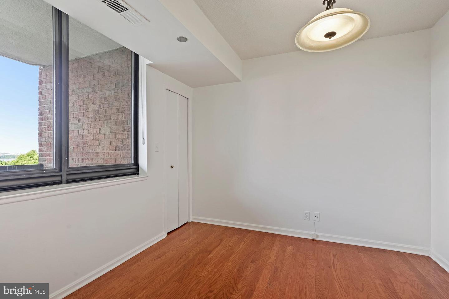 1805 Crystal DRIVE Unit: 710S