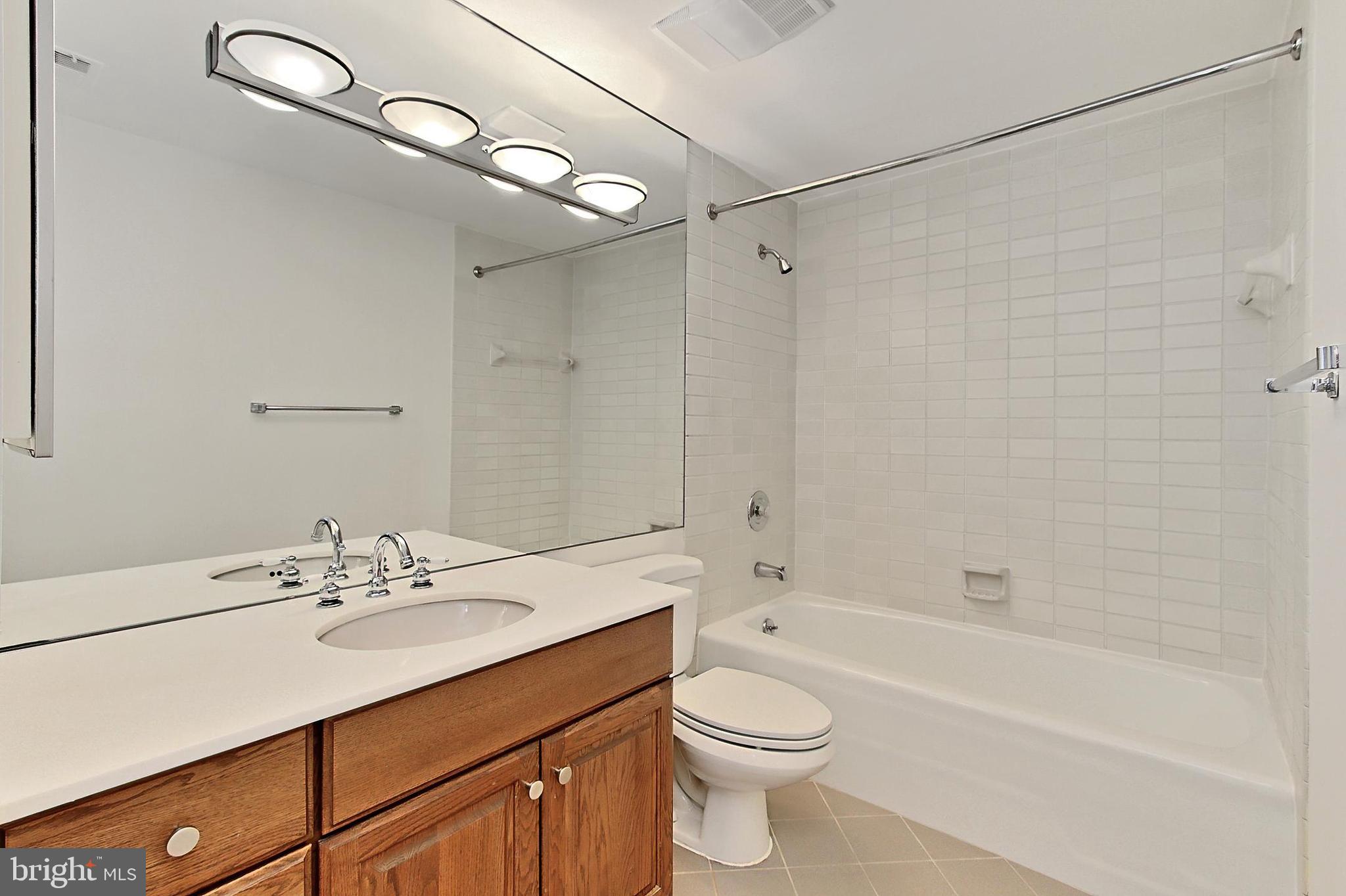 1805 Crystal Dr #1110s