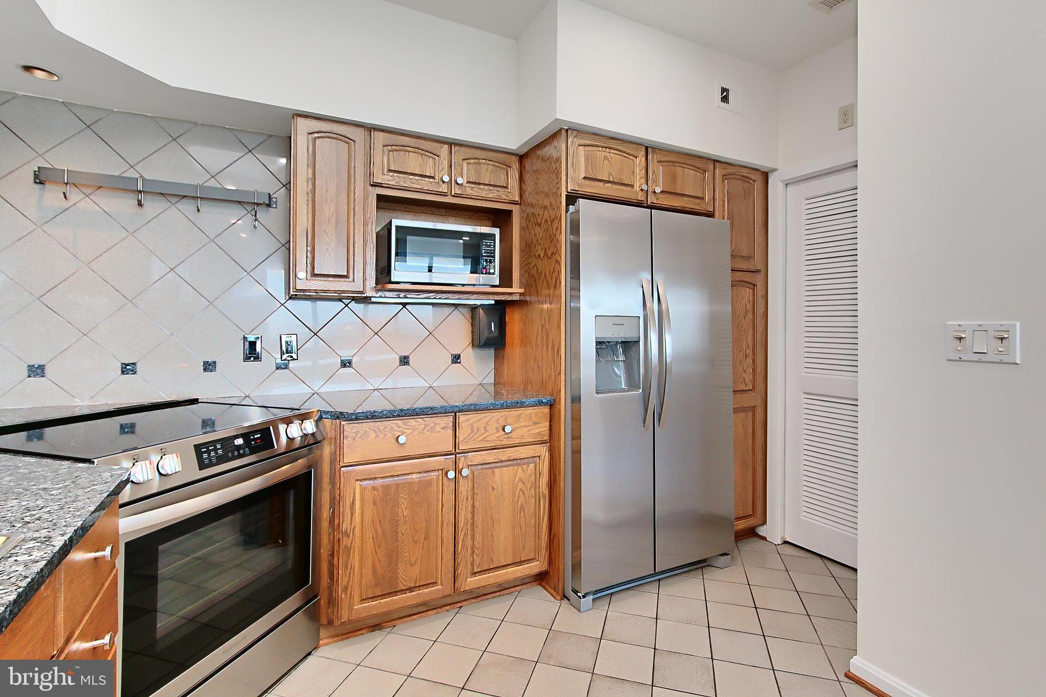 1805 Crystal Dr #1110s