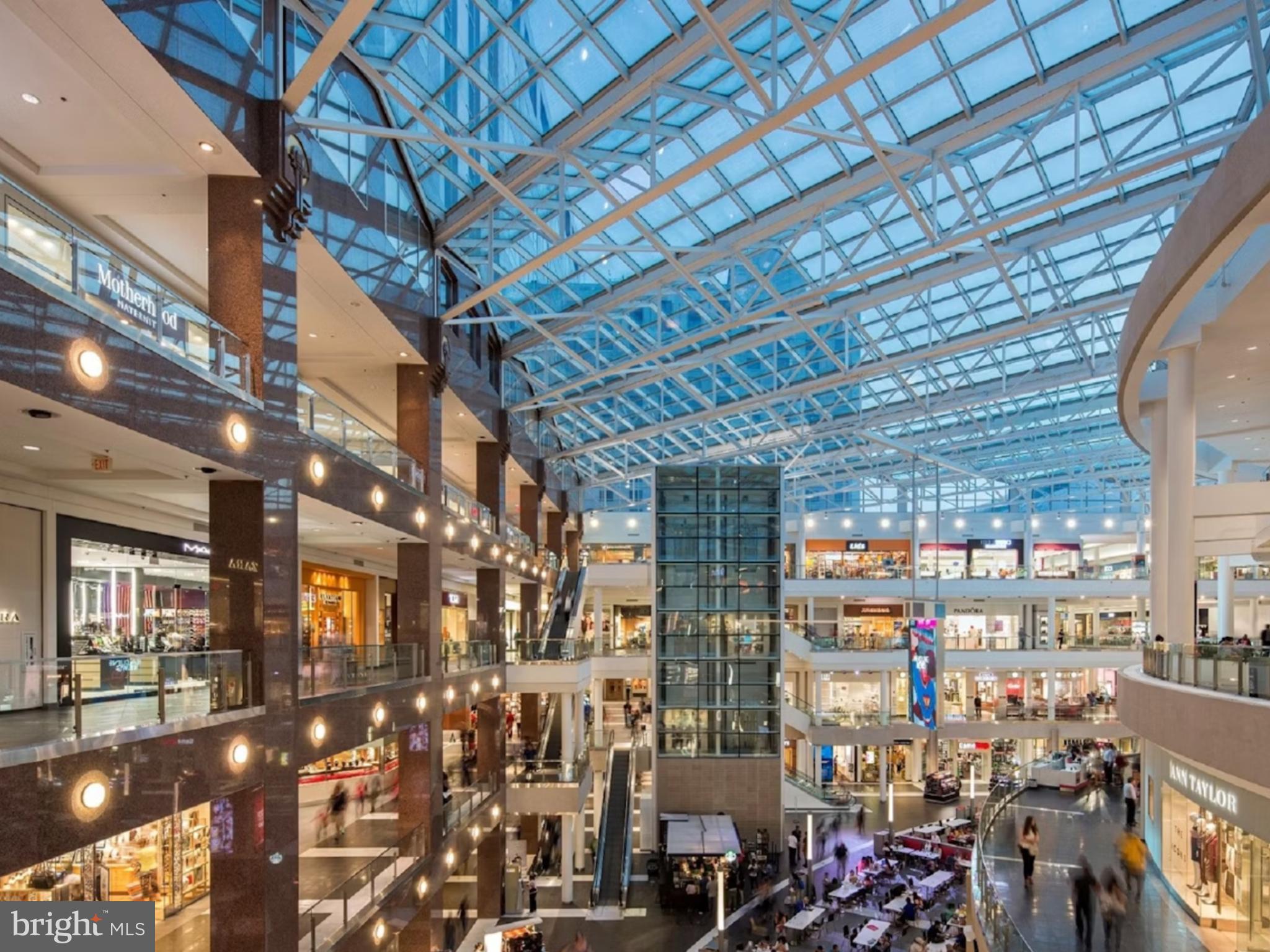 1805 Crystal Dr #1110s