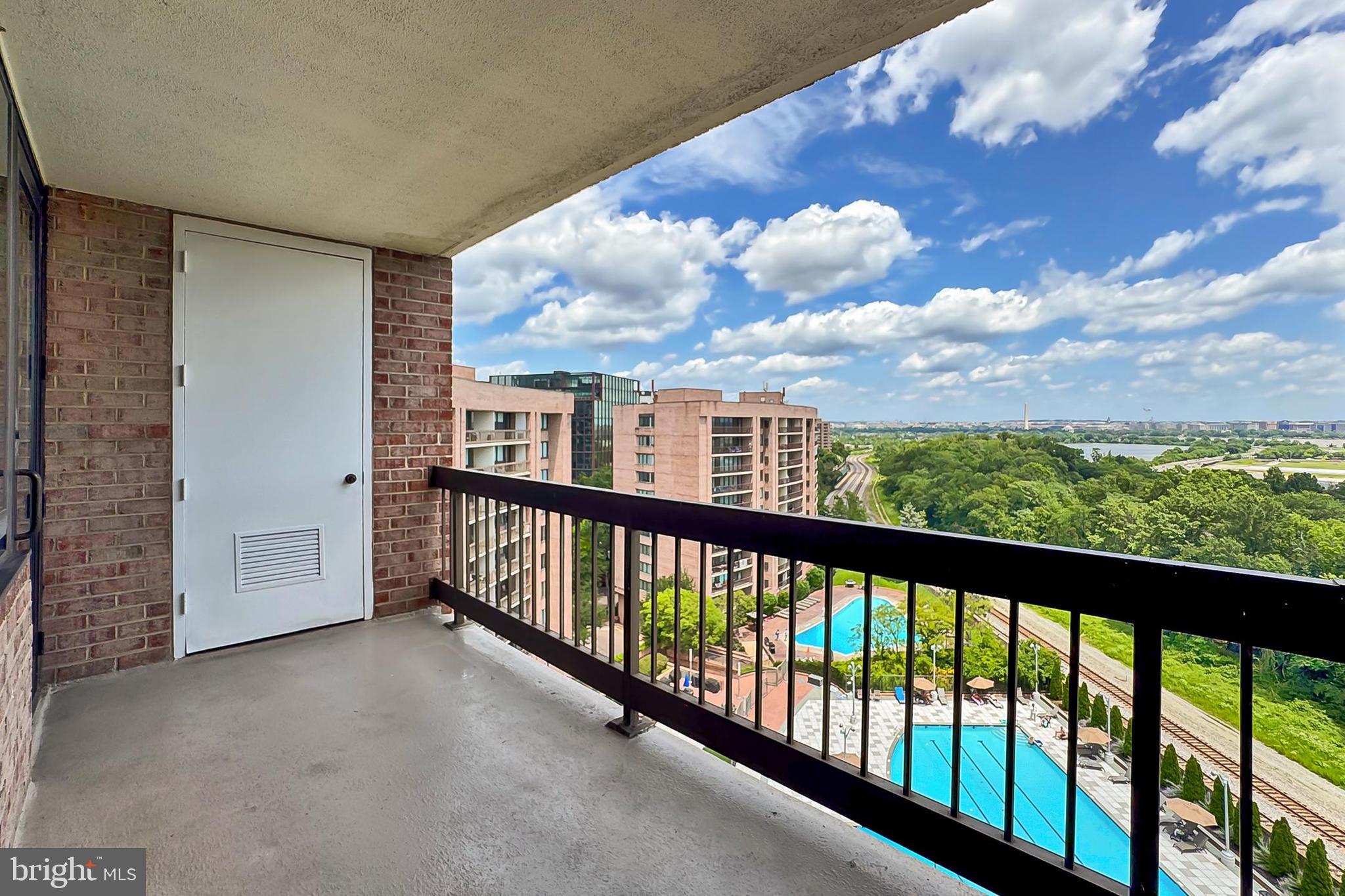 1805 Crystal Dr #1110s