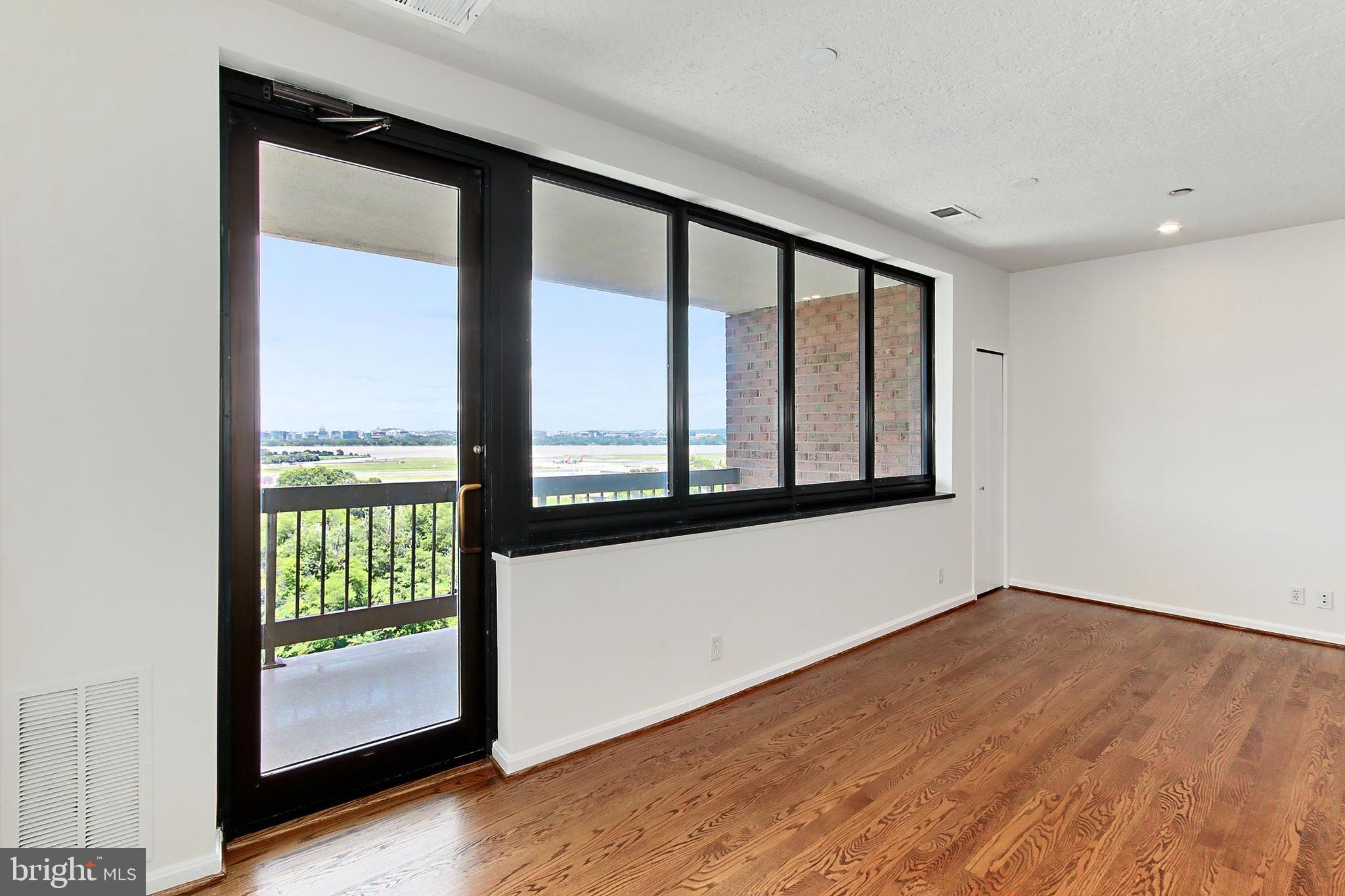 1805 Crystal Dr #1110s