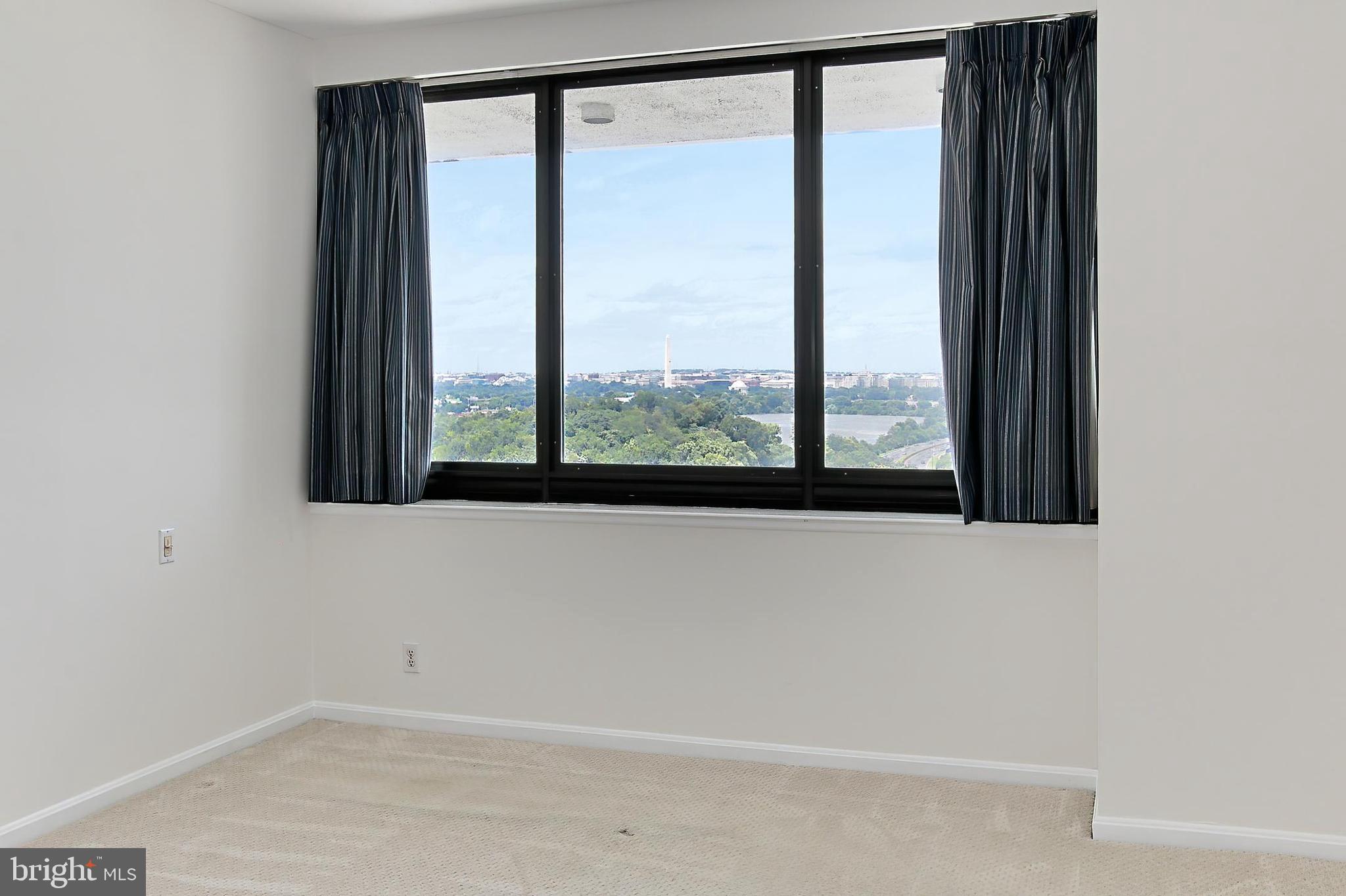 1805 Crystal Dr #1110s