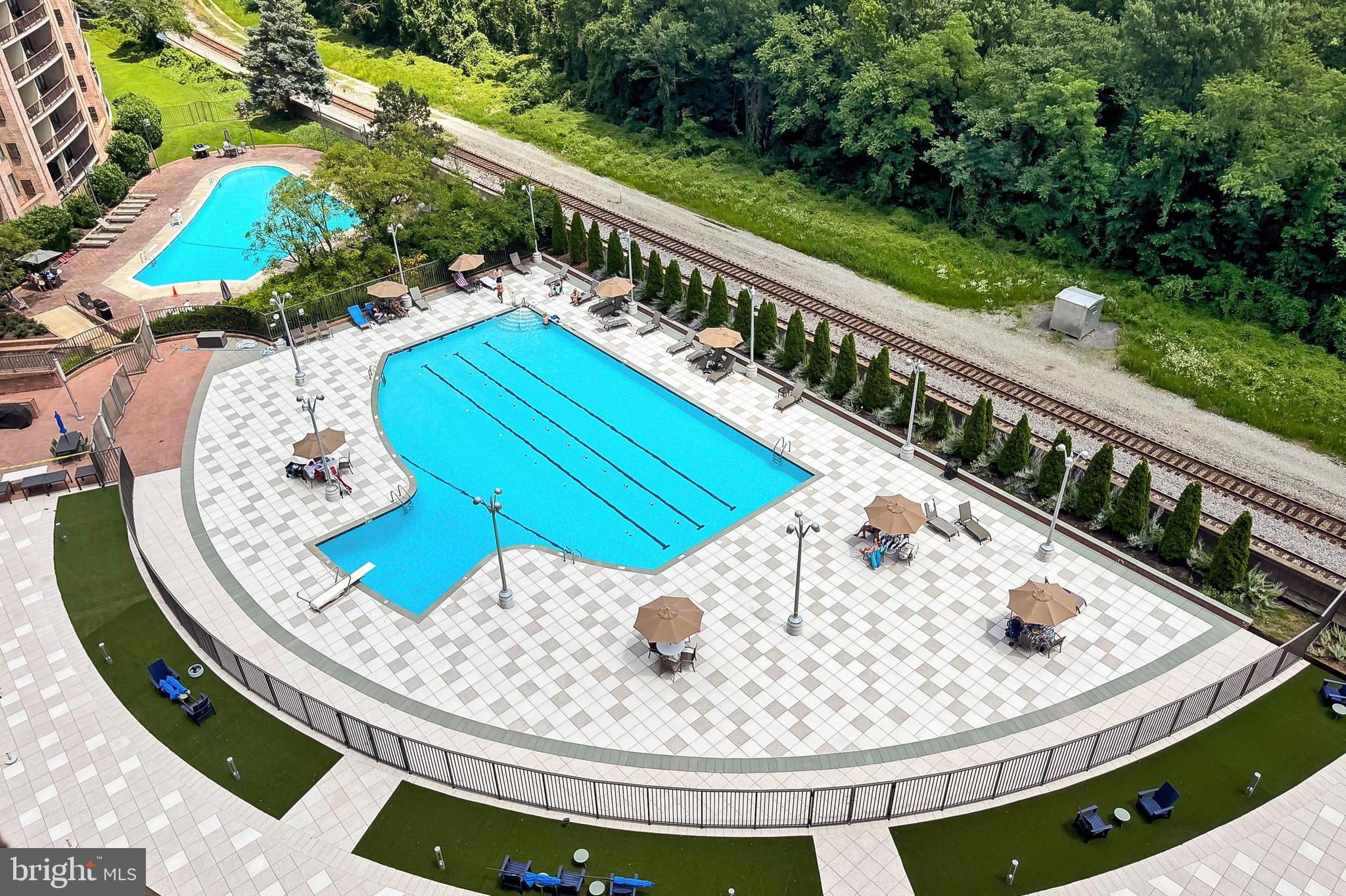 1805 Crystal Dr #1110s