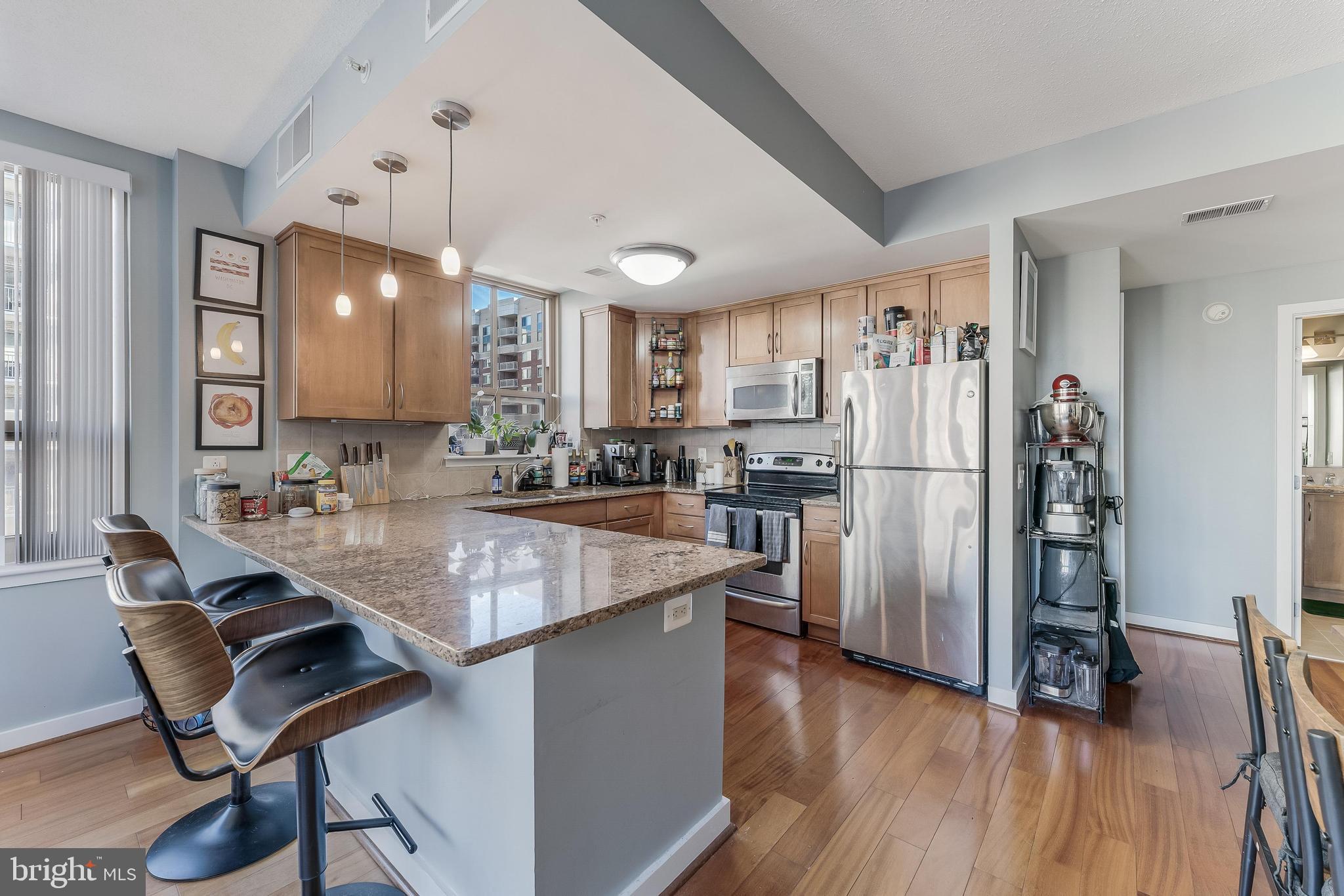 888 N QUINCY STREET 1401