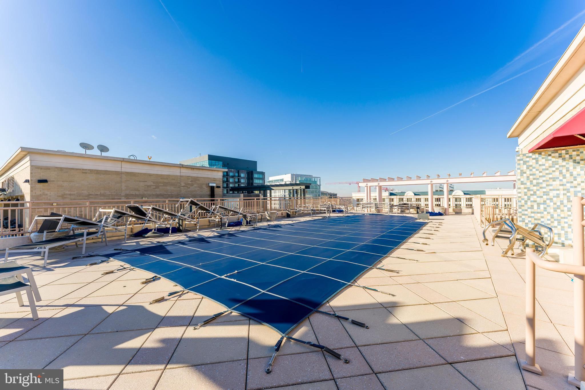 888 N QUINCY STREET 1401