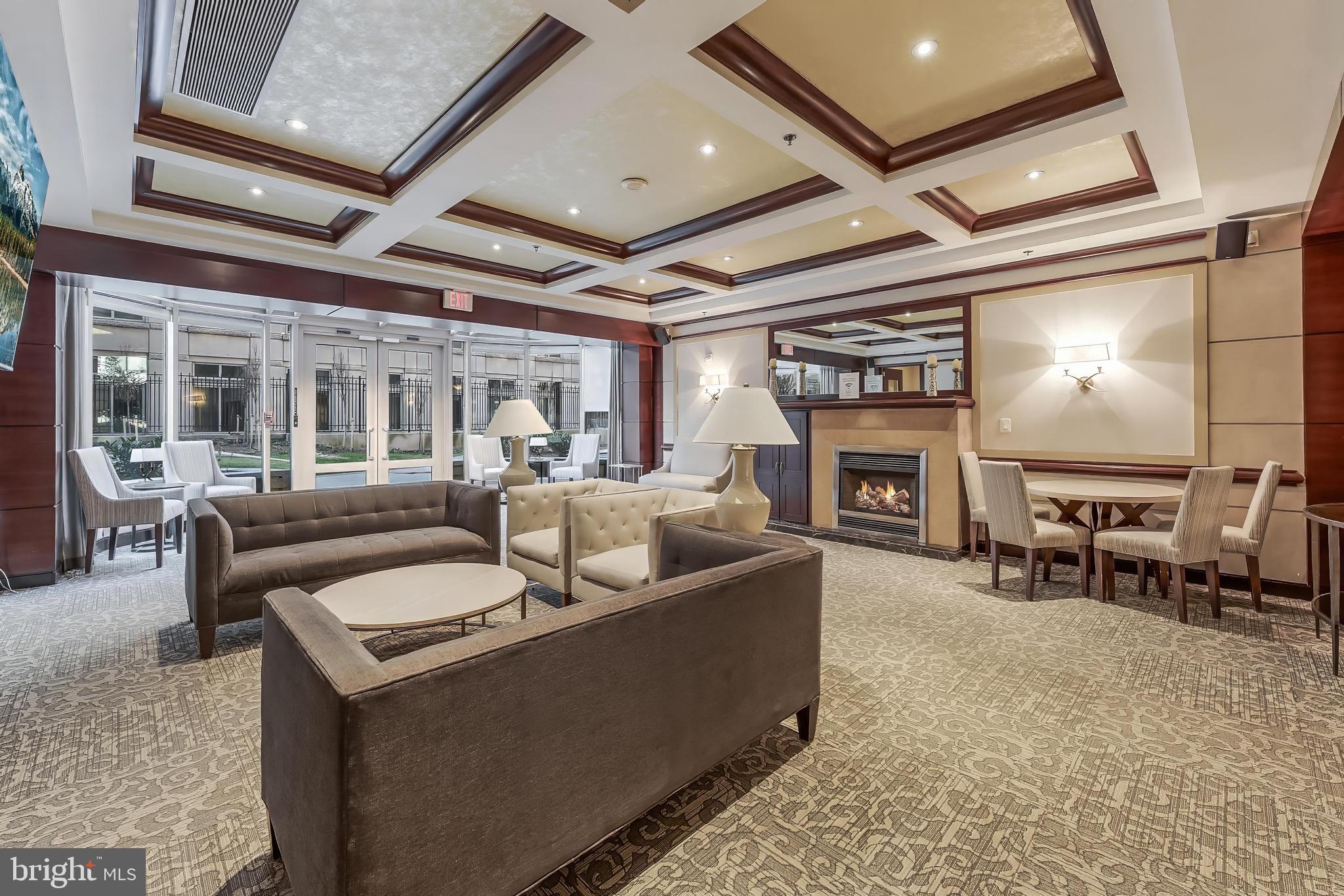 888 N QUINCY STREET 1401