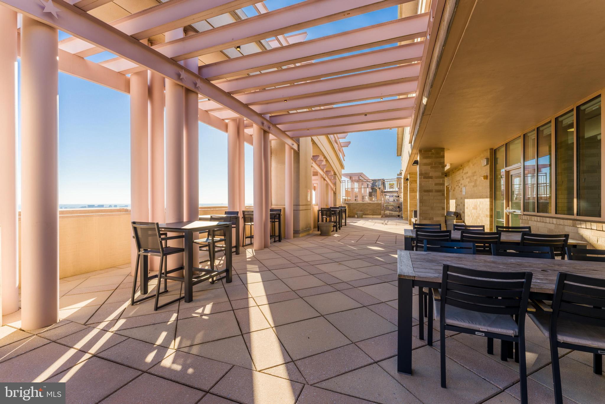 888 N QUINCY STREET 1401