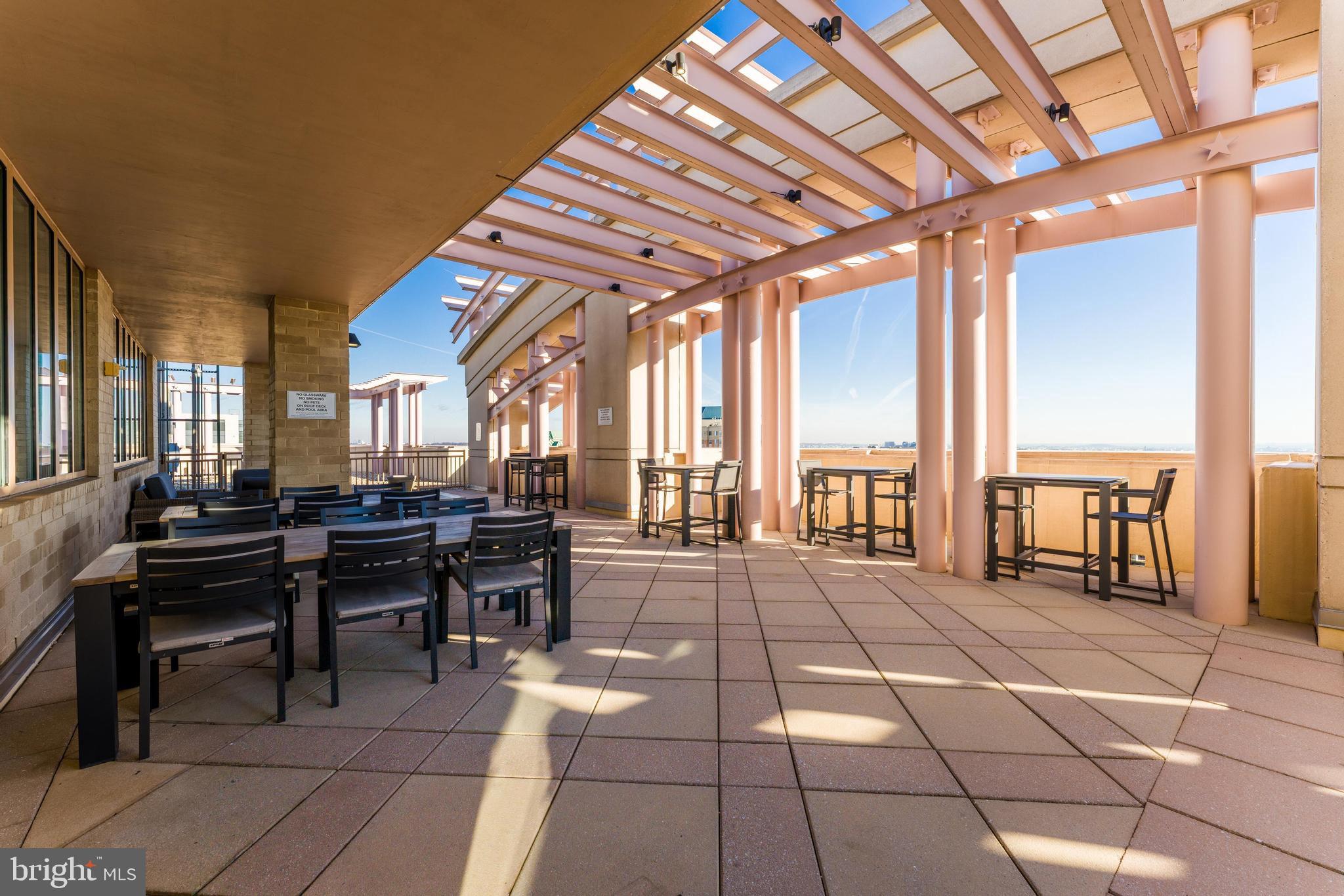 888 N QUINCY STREET 1401