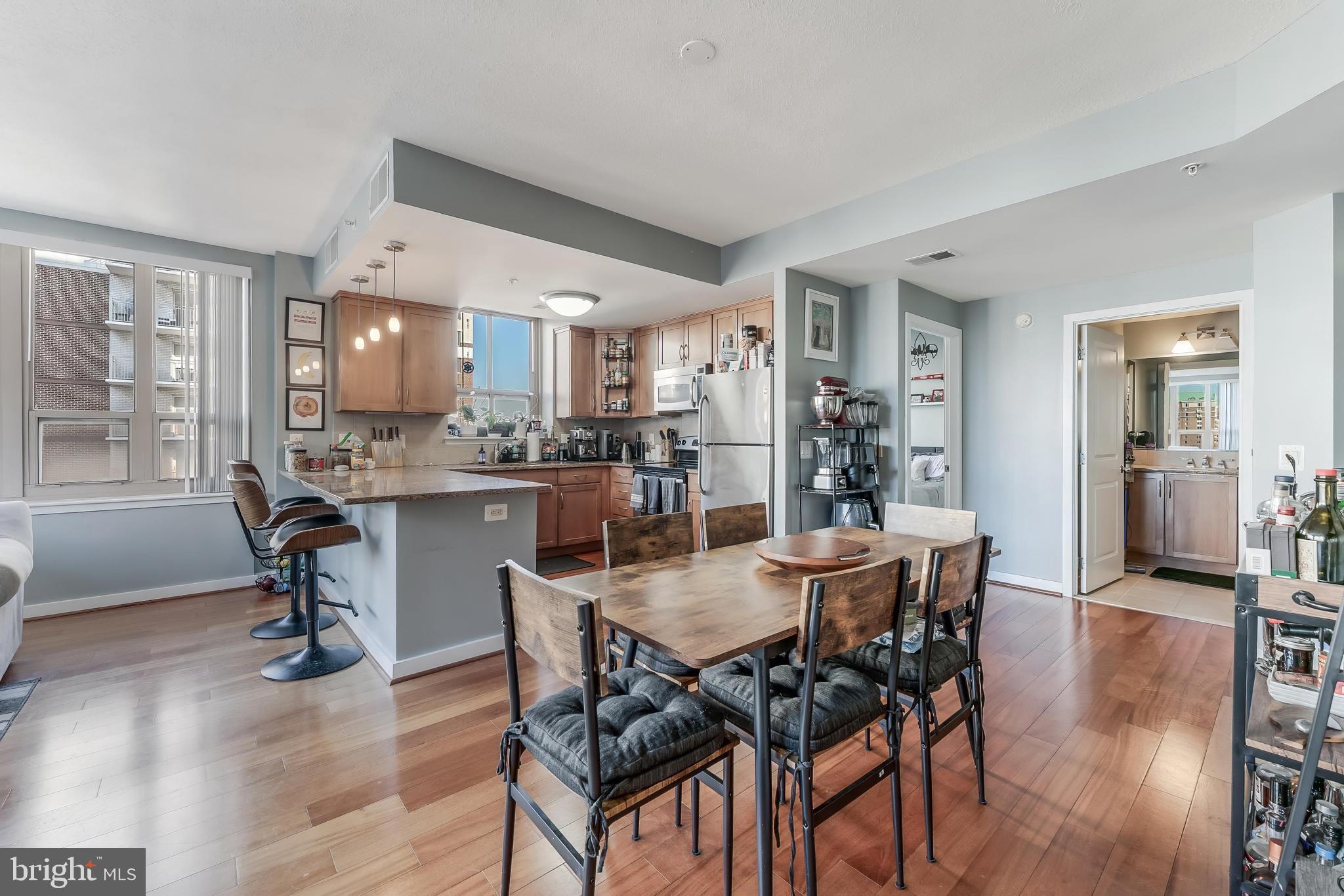 888 N QUINCY STREET 1401