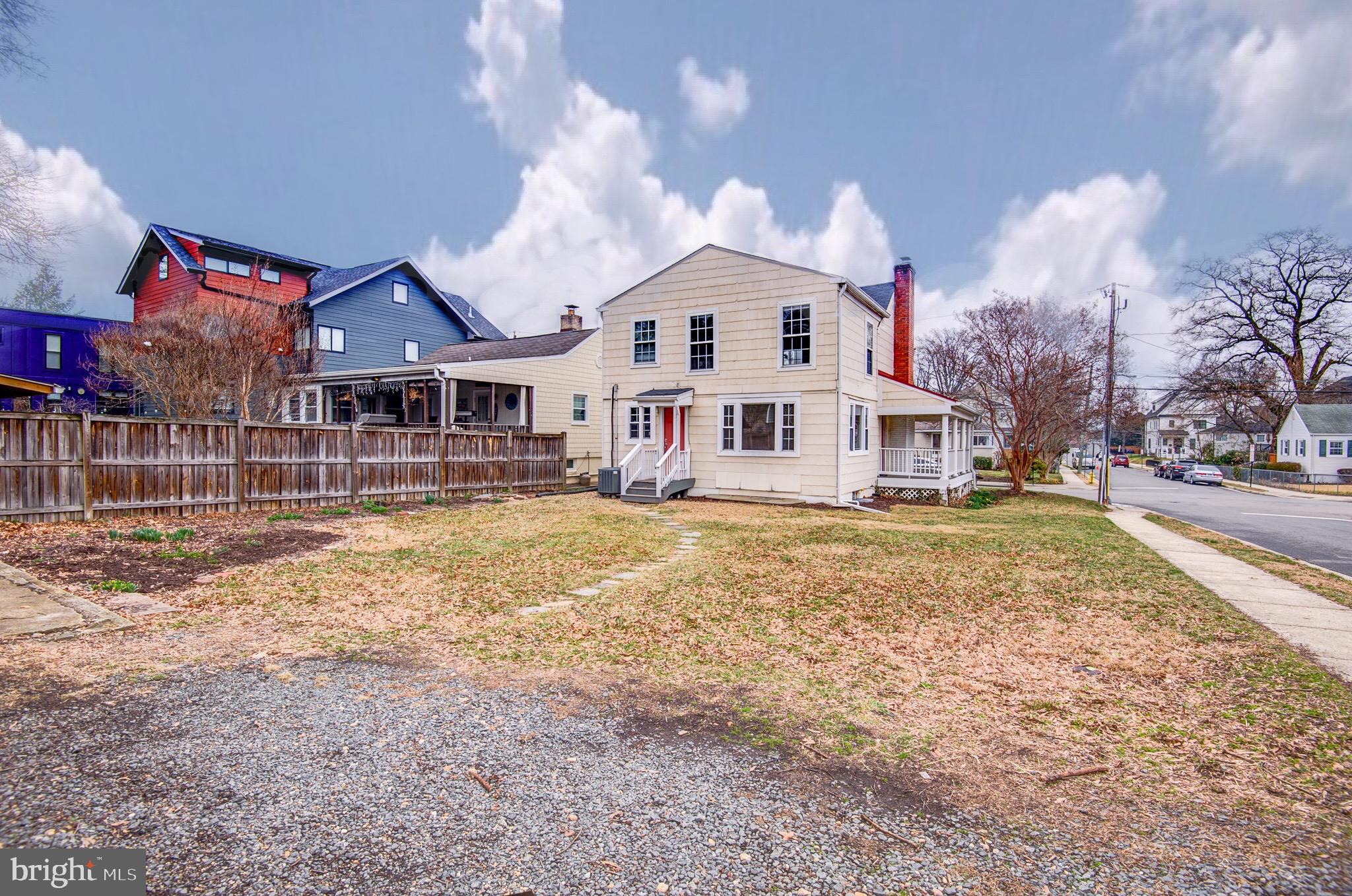 1300 N TAYLOR STREET N