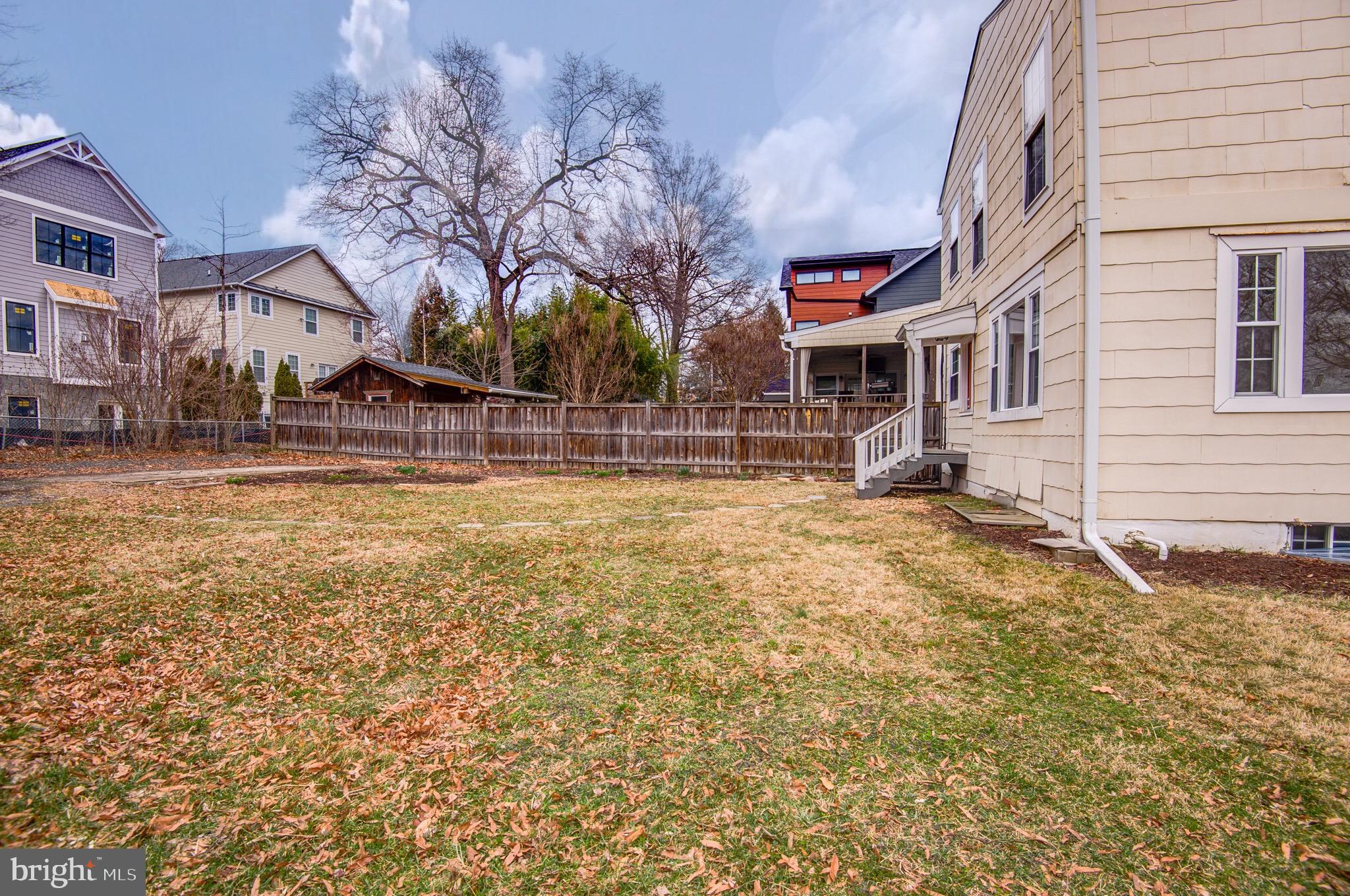 1300 N TAYLOR STREET N