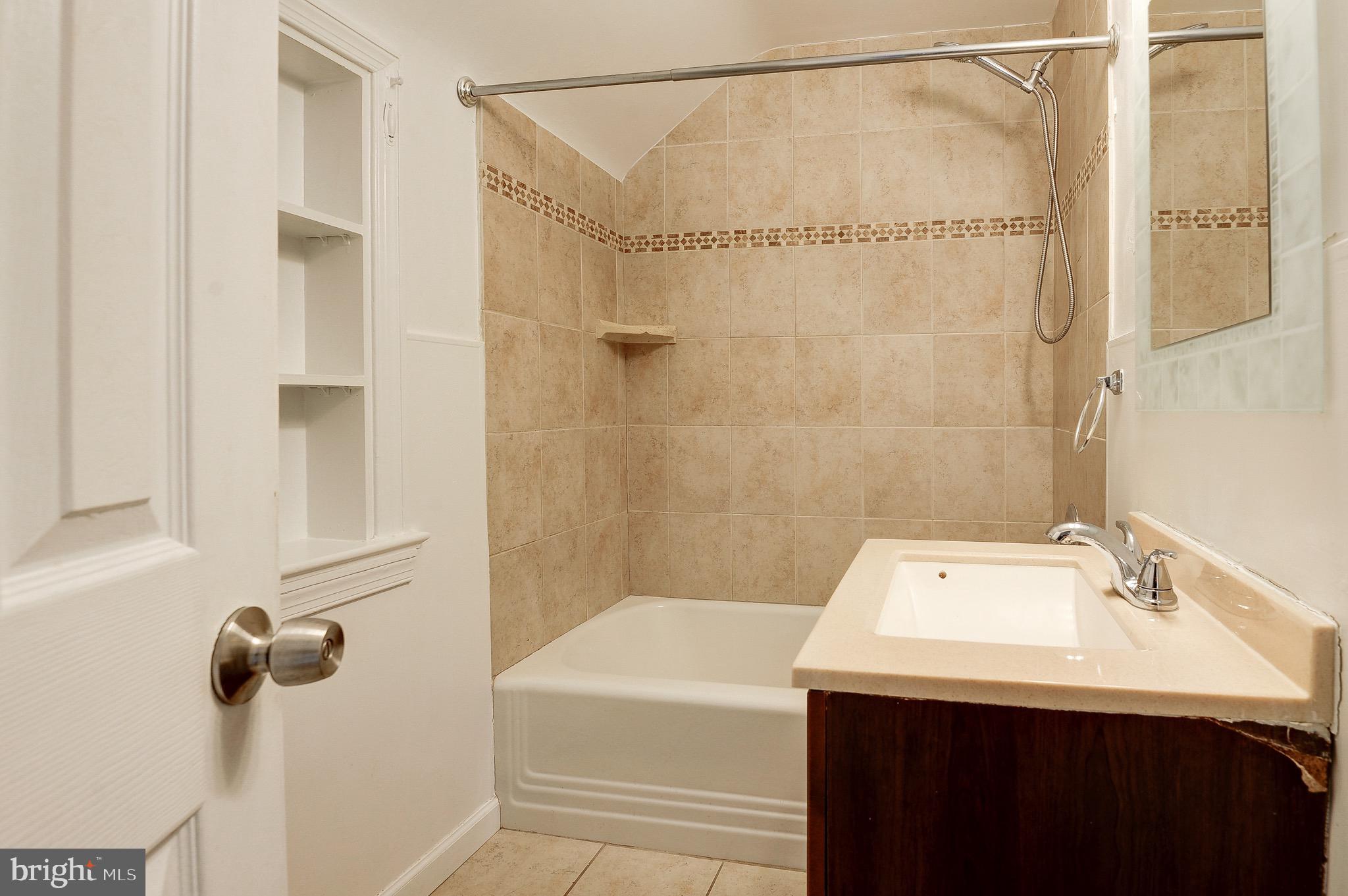 1300 N TAYLOR STREET N