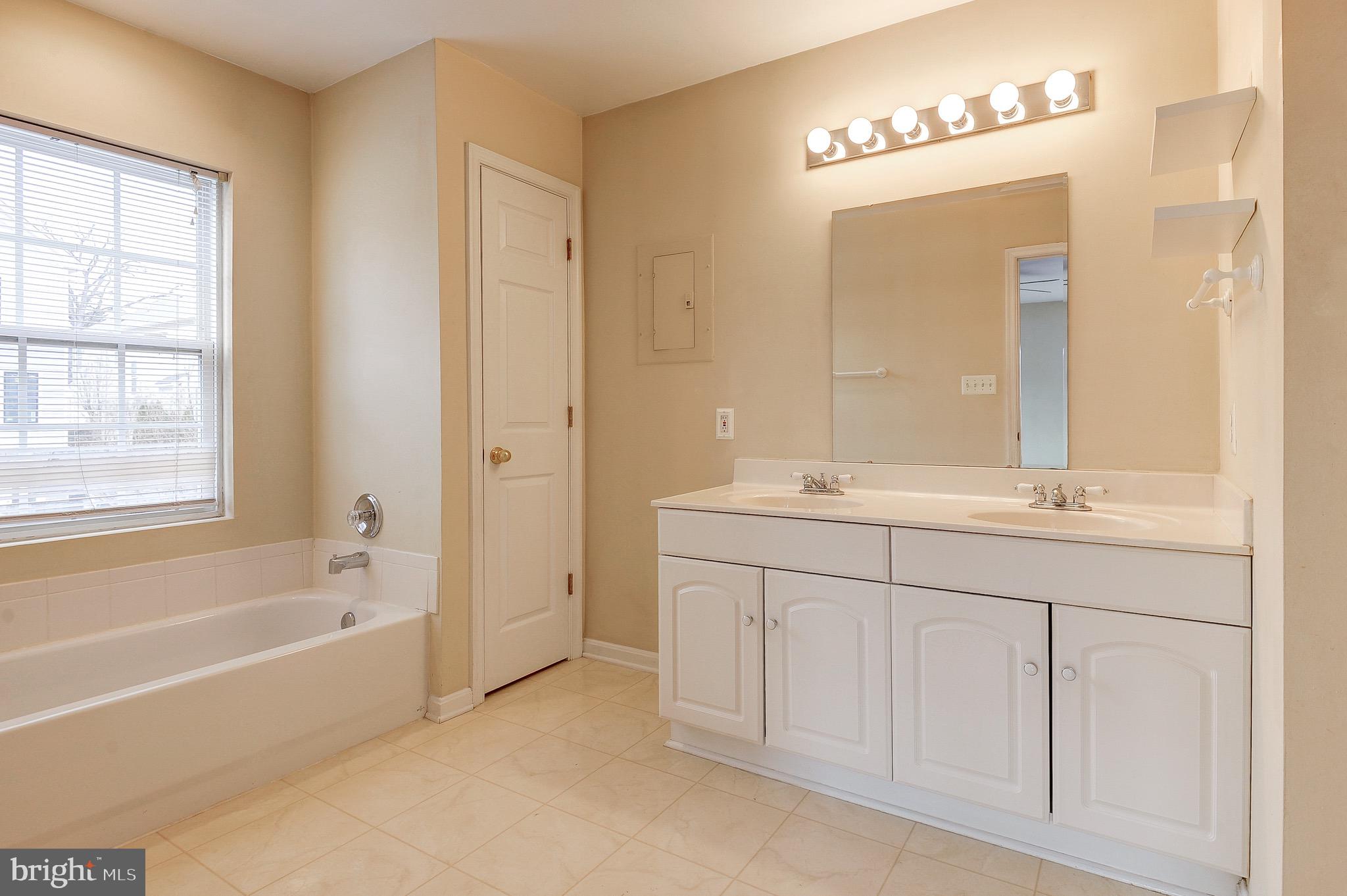 1300 N TAYLOR STREET N