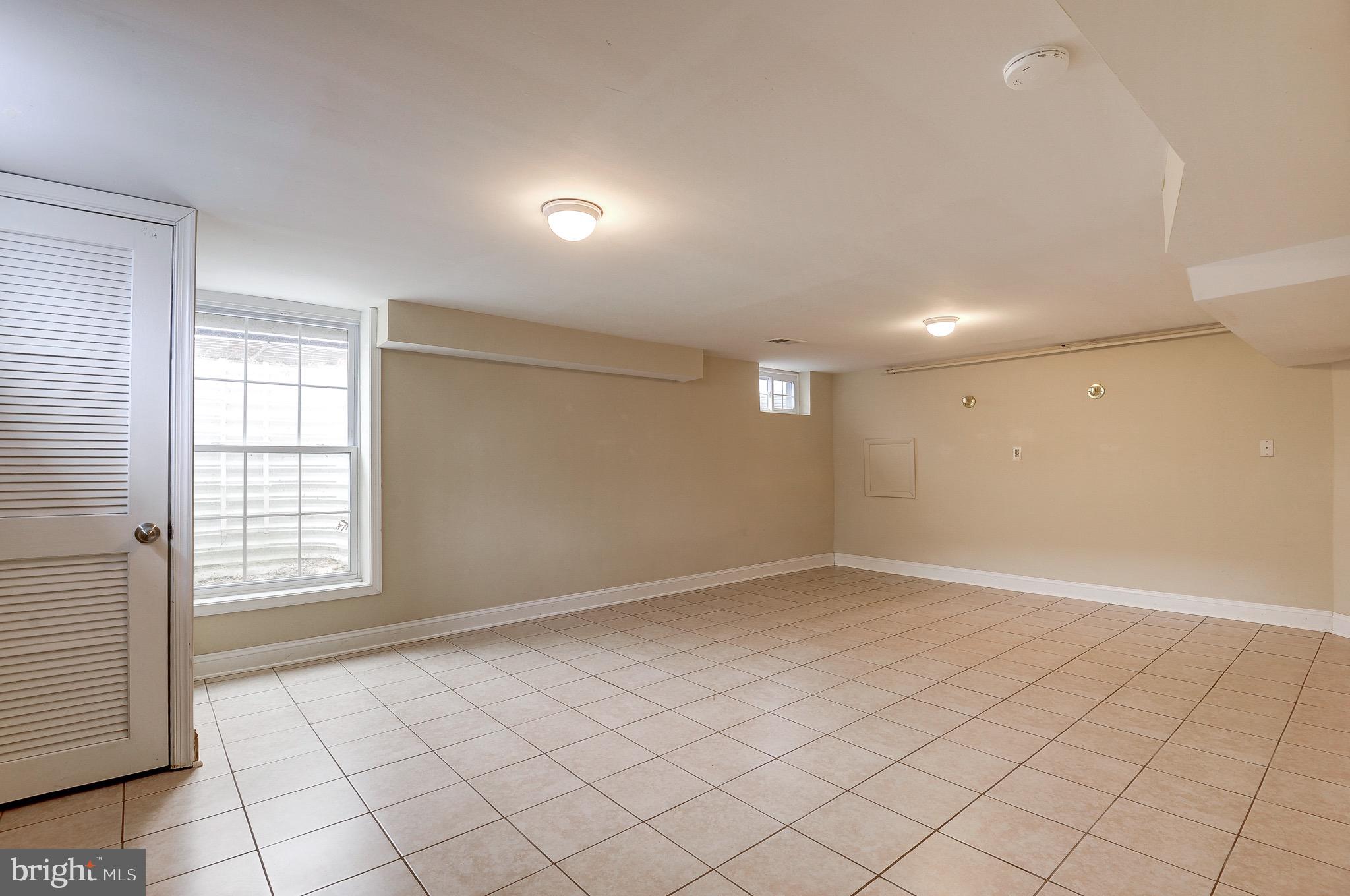 1300 N TAYLOR STREET N