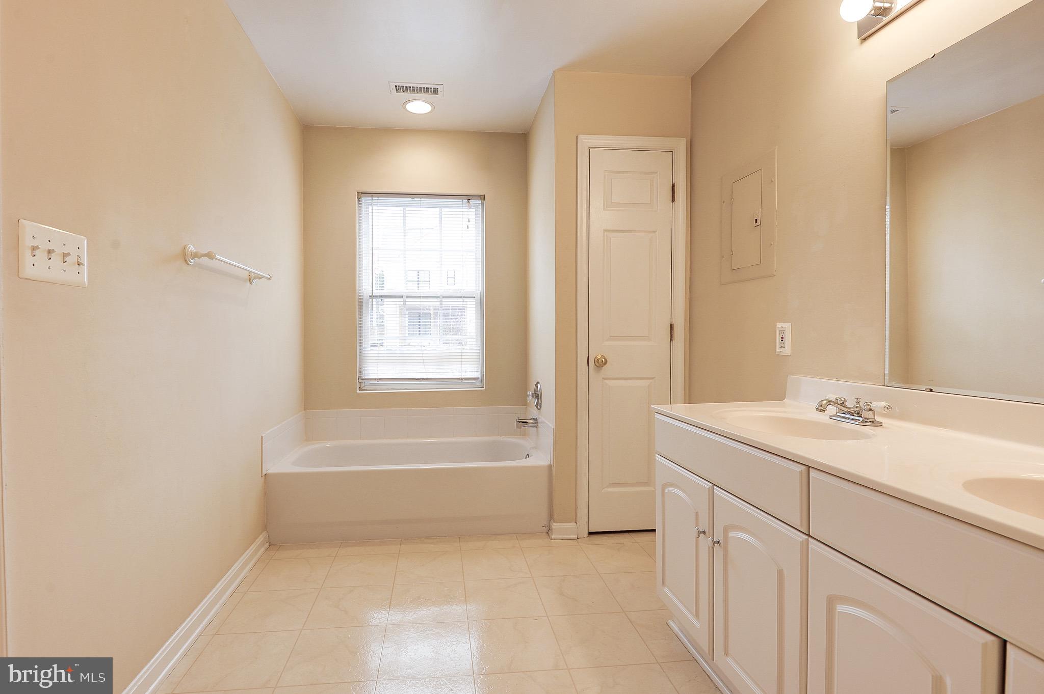 1300 N TAYLOR STREET N