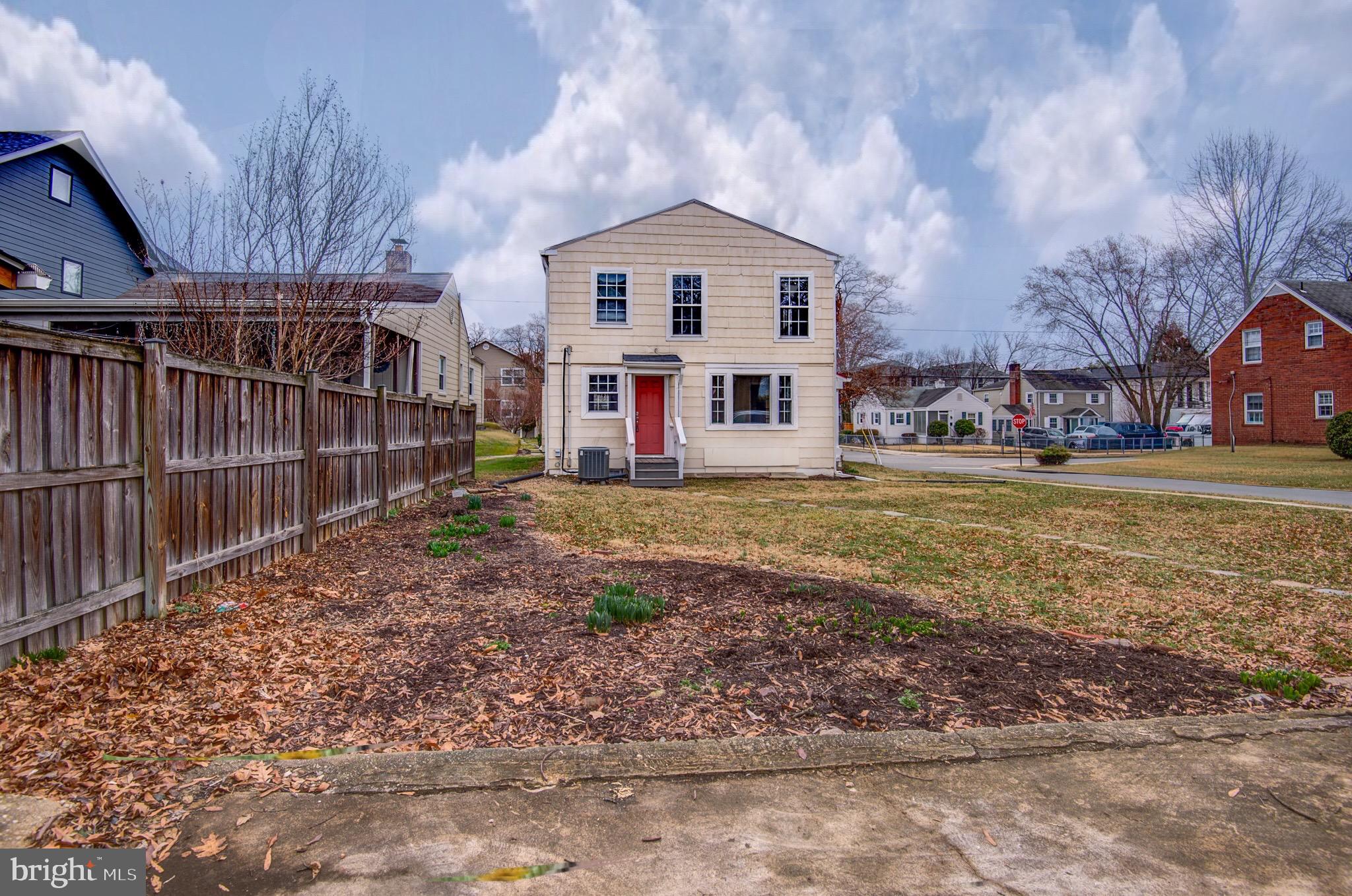 1300 N TAYLOR STREET N