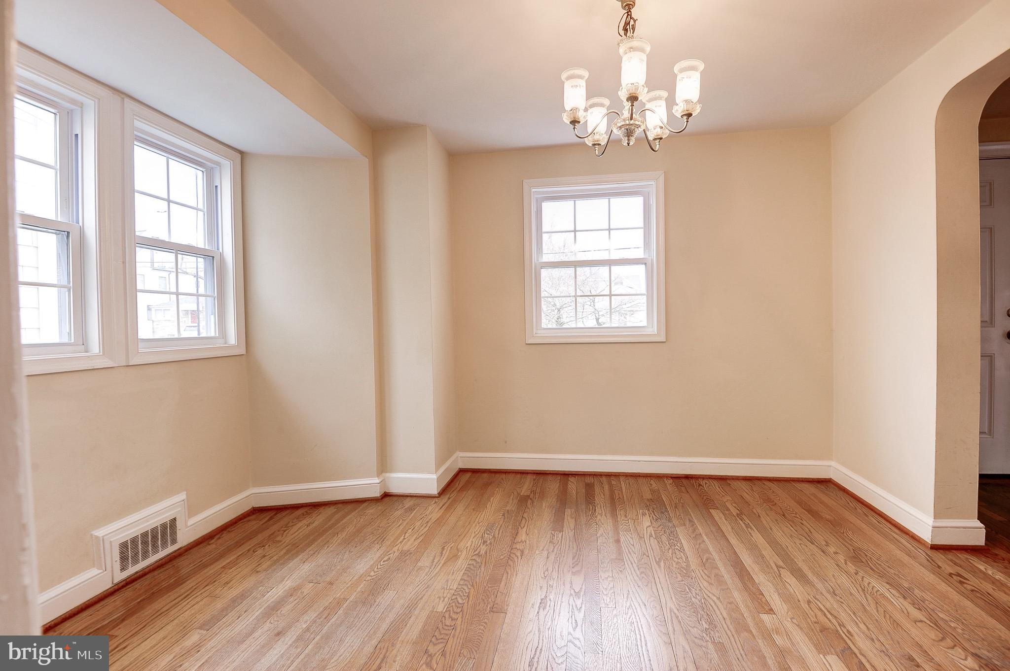 1300 N TAYLOR STREET N