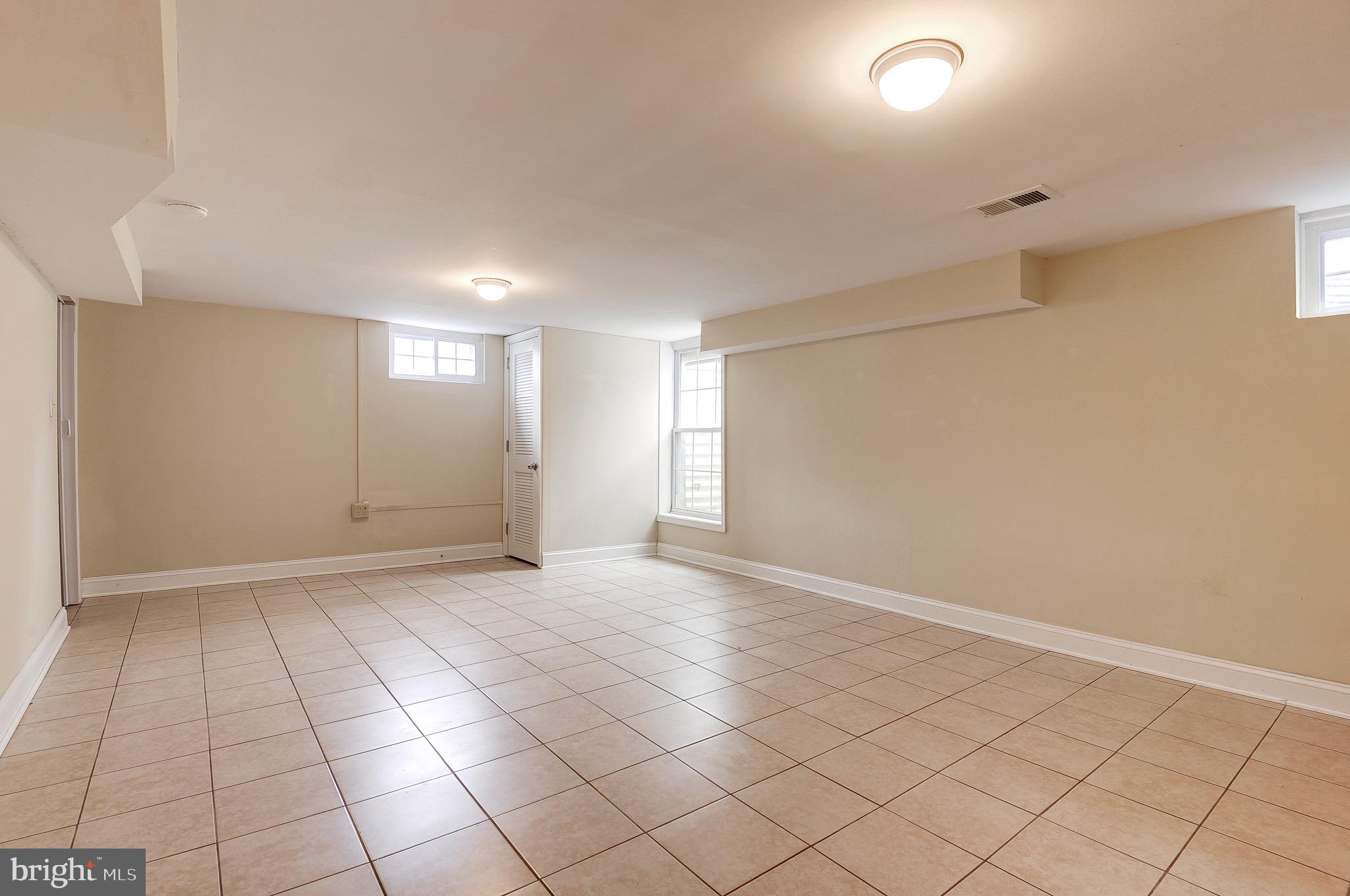 1300 N TAYLOR STREET N