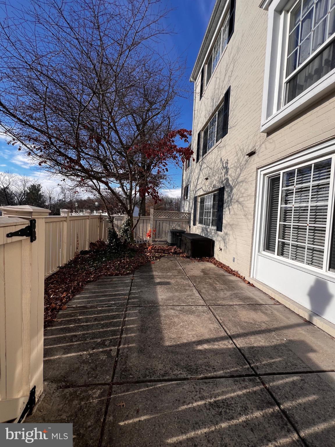 1417 N VAN DORN STREET