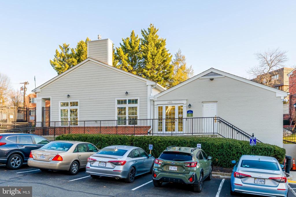 1417 N VAN DORN STREET Unit: B