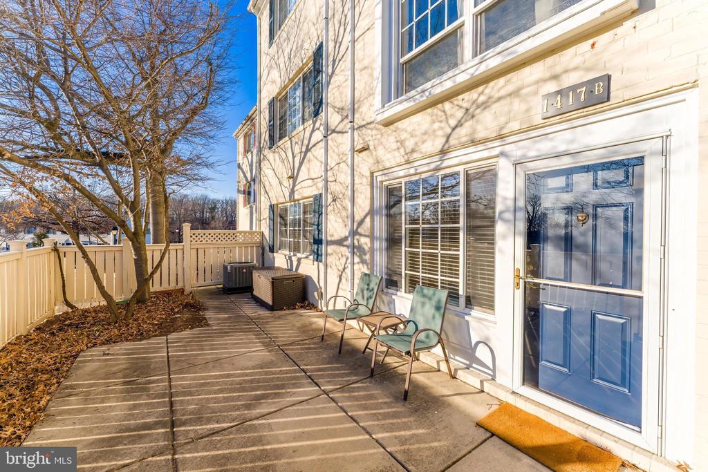 1417 N VAN DORN STREET Unit: B