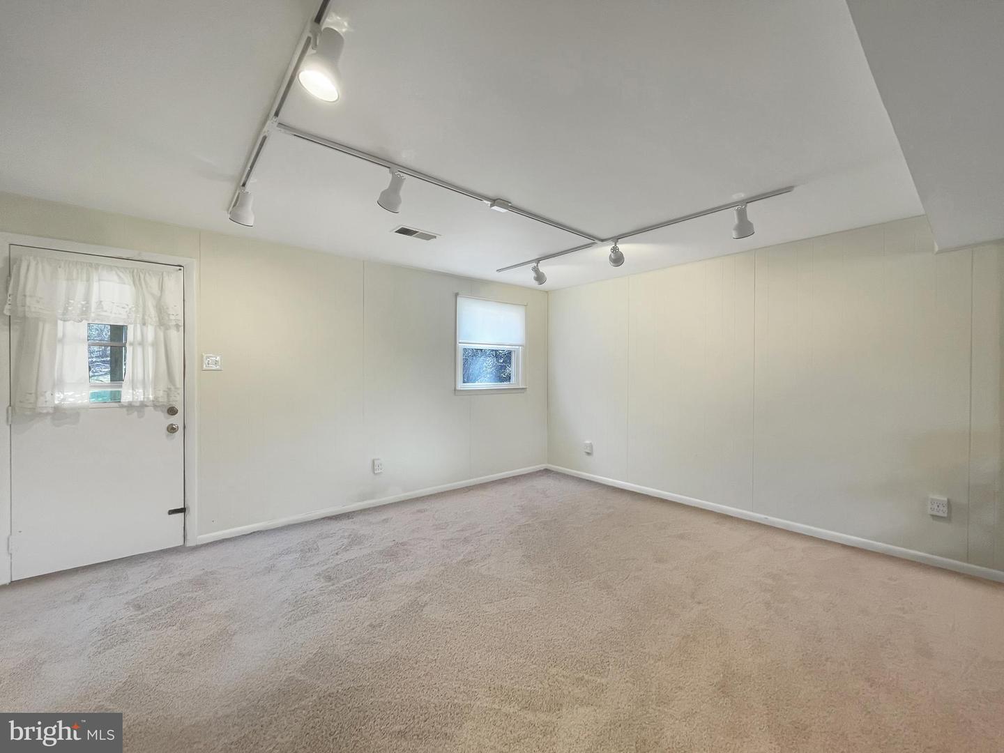 9121 Andromeda DRIVE