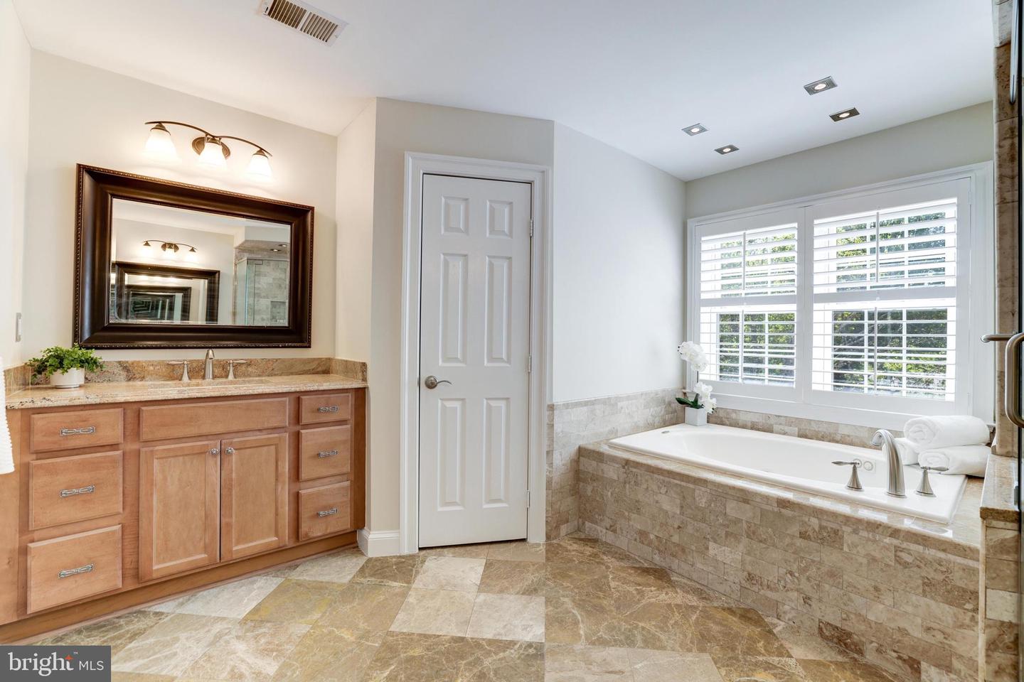 10002 Thompson Ridge COURT