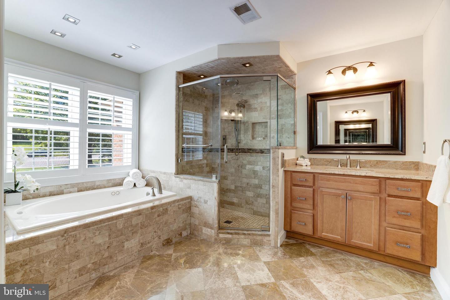 10002 Thompson Ridge COURT