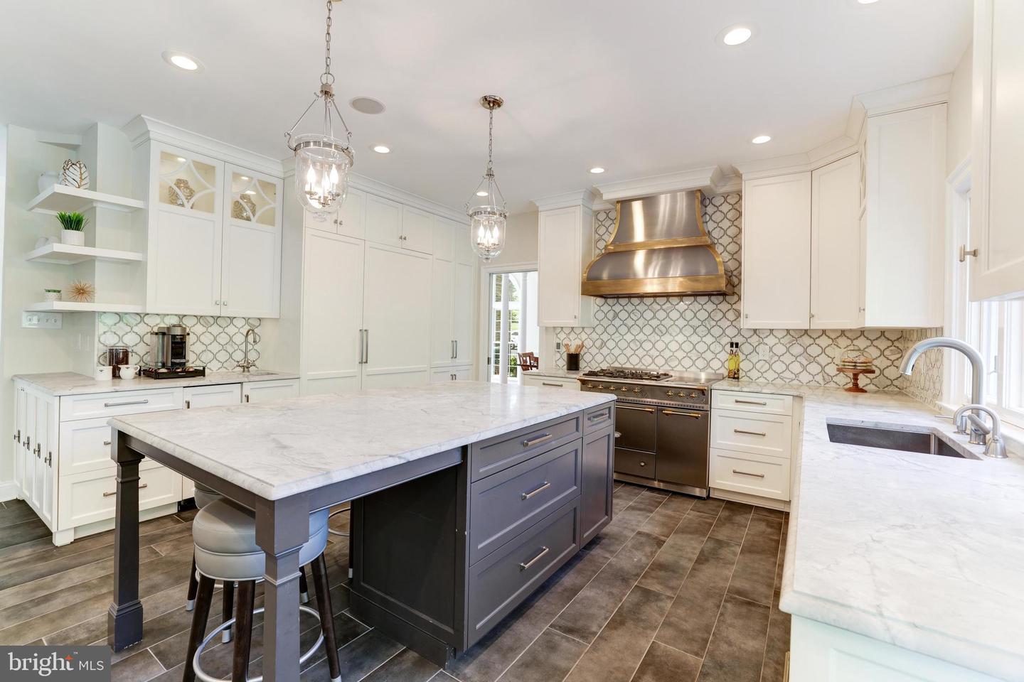 10002 Thompson Ridge COURT