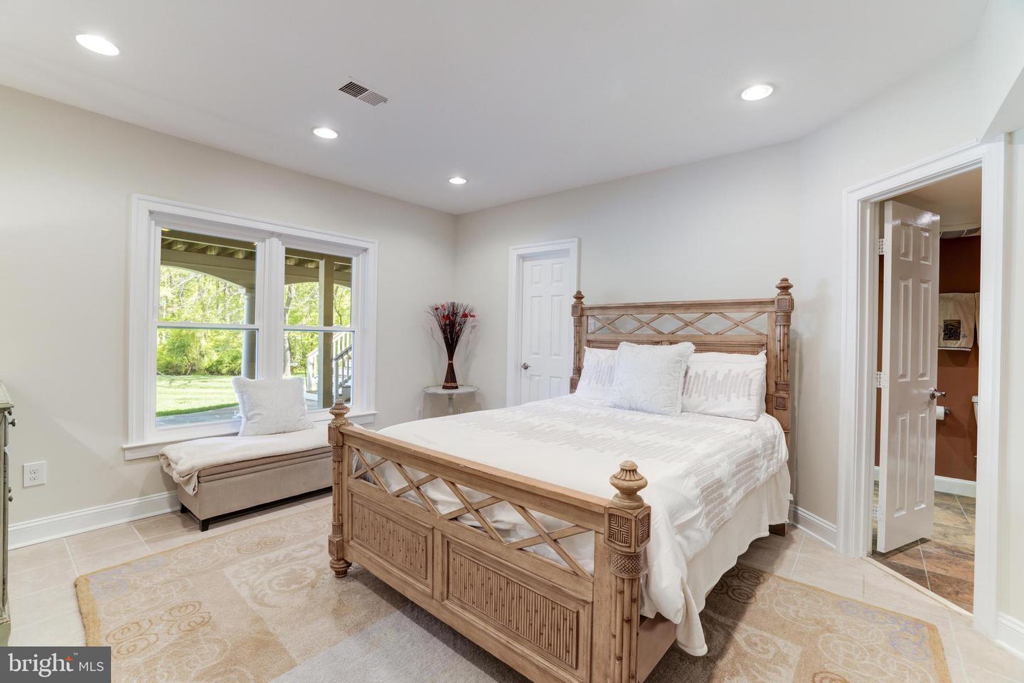 10002 Thompson Ridge COURT