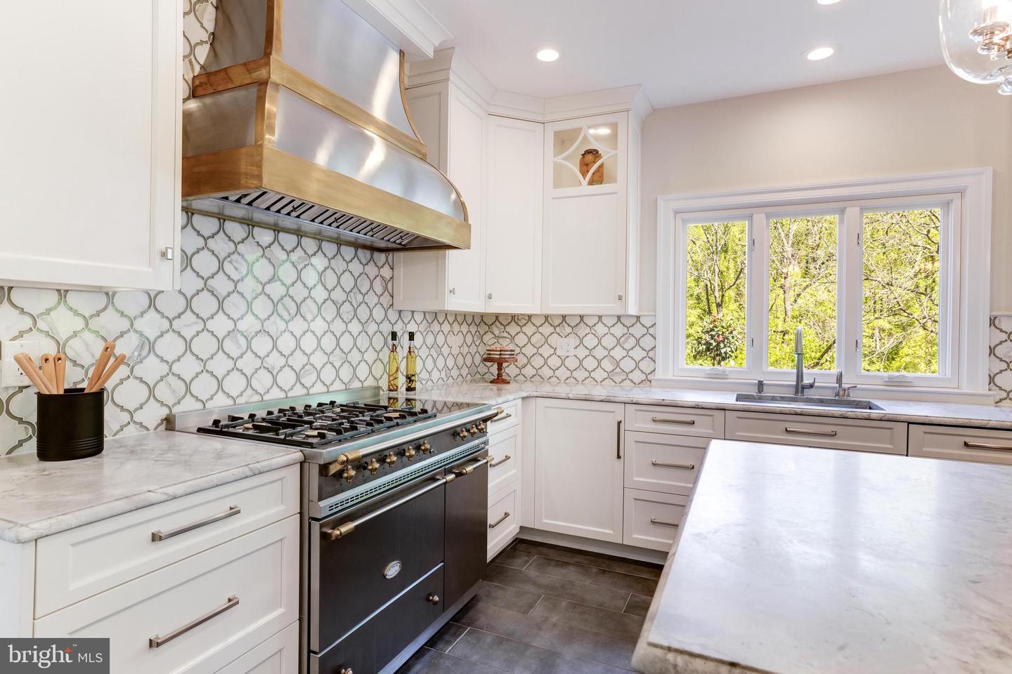 10002 Thompson Ridge COURT