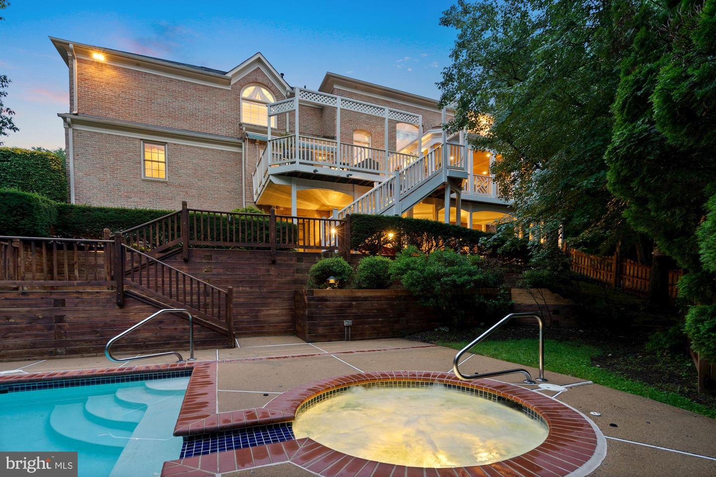 885 Chinquapin ROAD