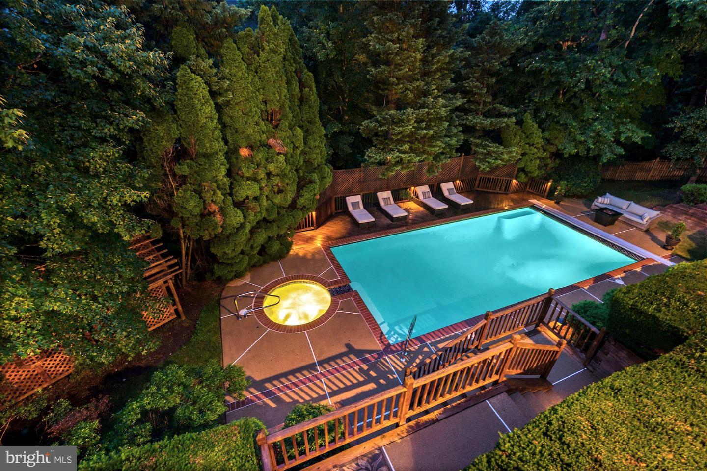 885 Chinquapin ROAD