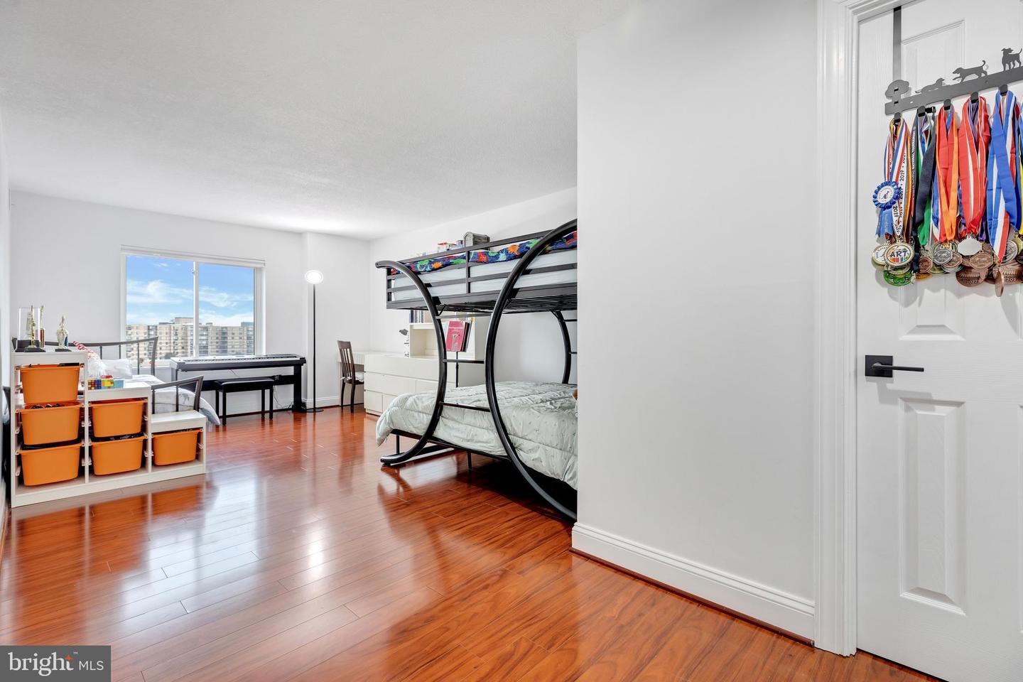 8370 Greensboro DRIVE Unit: 1021