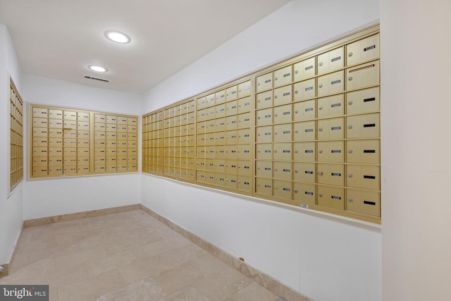 8370 Greensboro DRIVE Unit: 1021