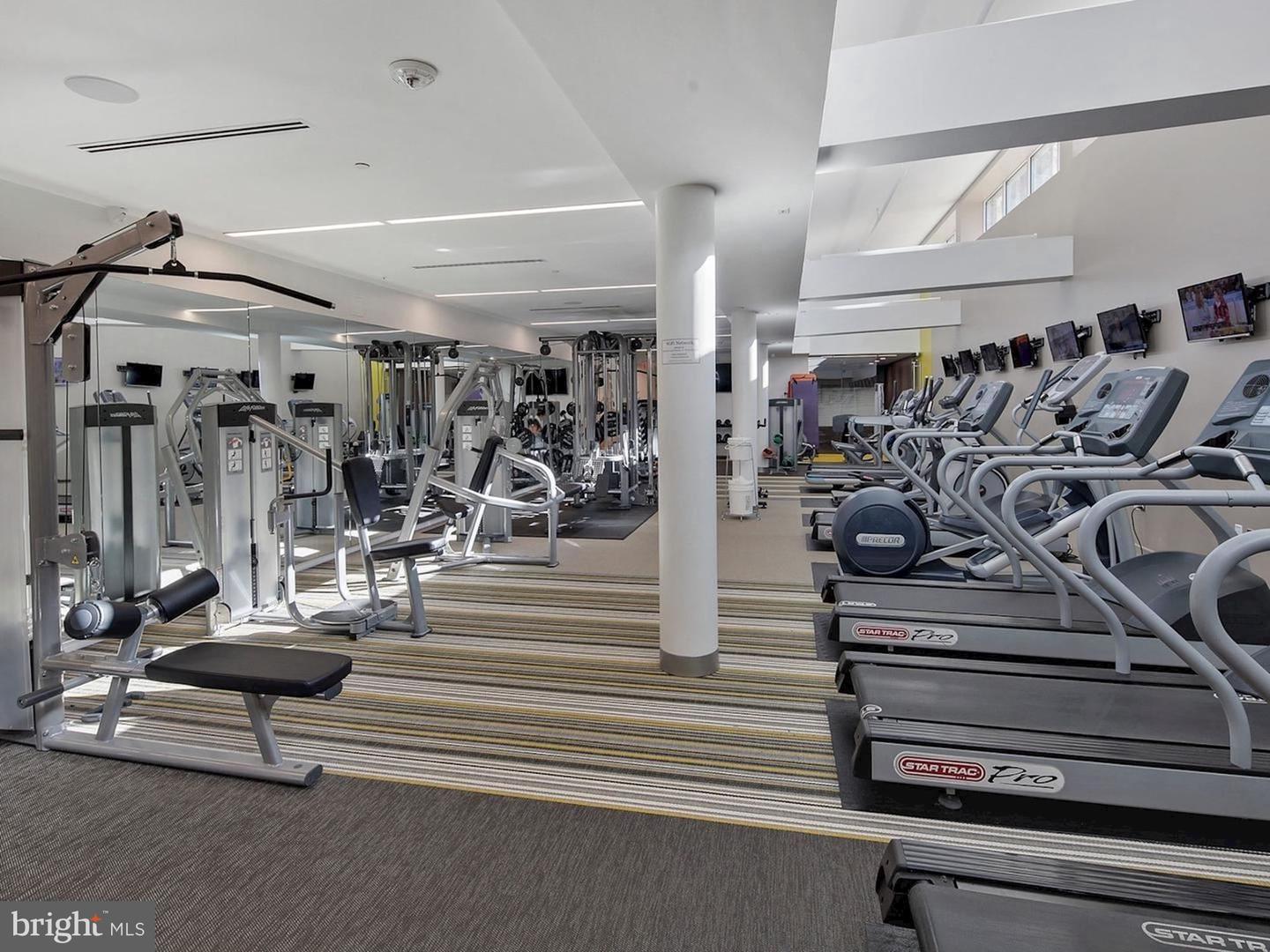 8370 Greensboro DRIVE Unit: 1021