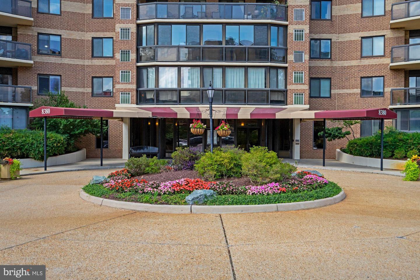 8370 Greensboro DRIVE Unit: 1021